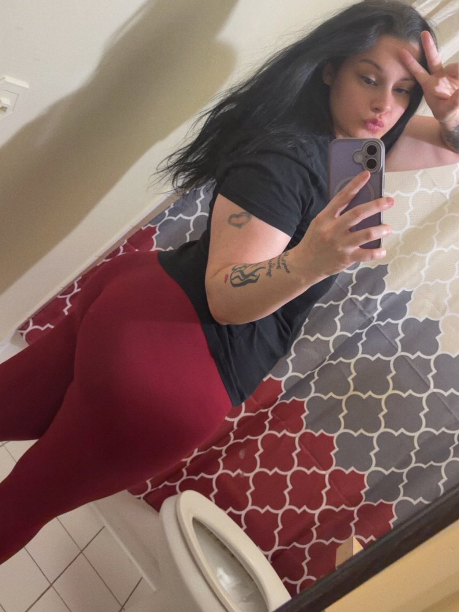Pretty_Thang503's tweet photo. Goodbye to the old, hello to the new 😘🤗🎂🥰 
#newman #newhouse #newmindset #newbody https://t.co/4HwkIEbEZ7