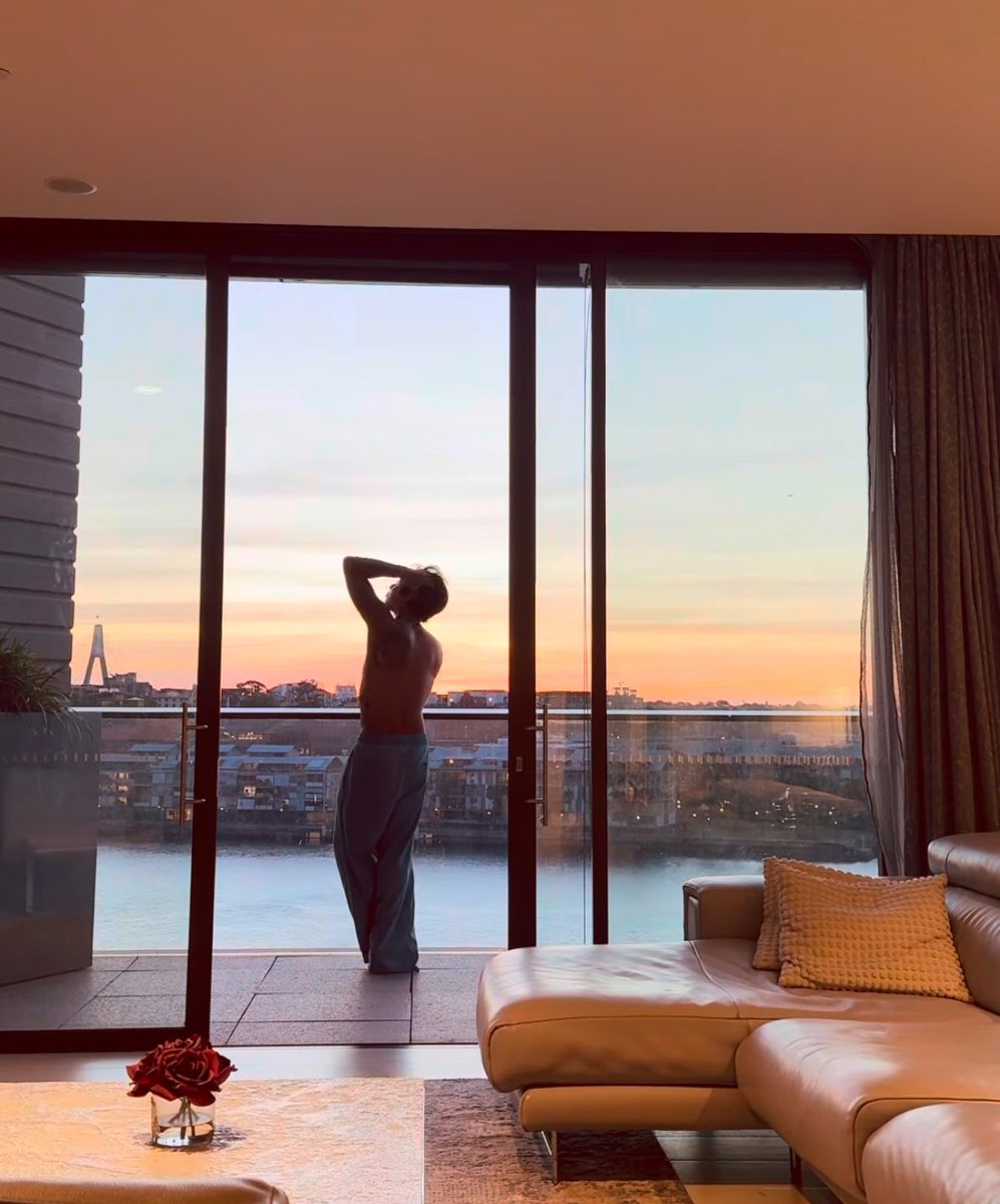 dprdaisyy's tweet photo. Ian and the sunset 

This is so romantic https://t.co/sC8sVppByf