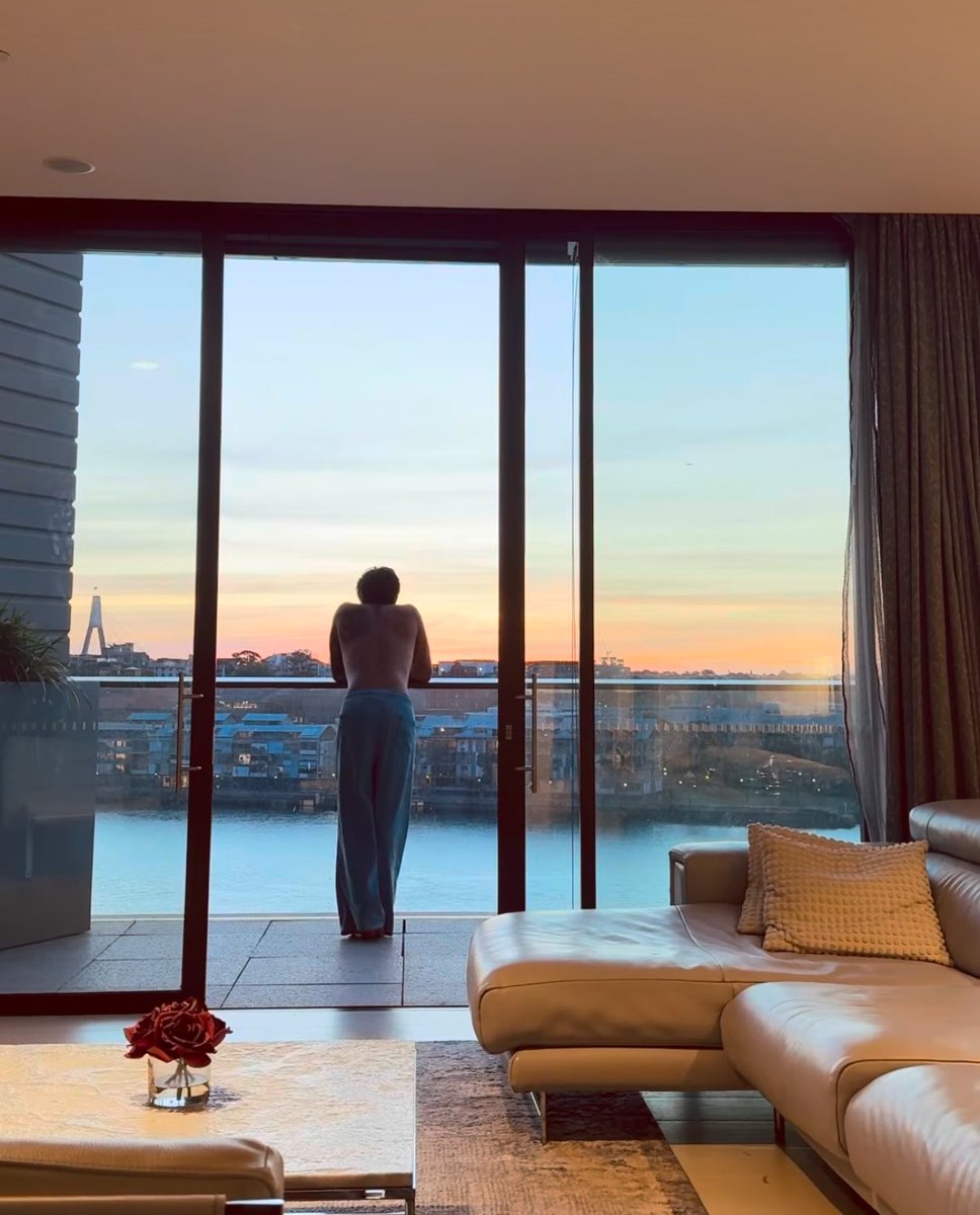 dprdaisyy's tweet photo. Ian and the sunset 

This is so romantic https://t.co/sC8sVppByf