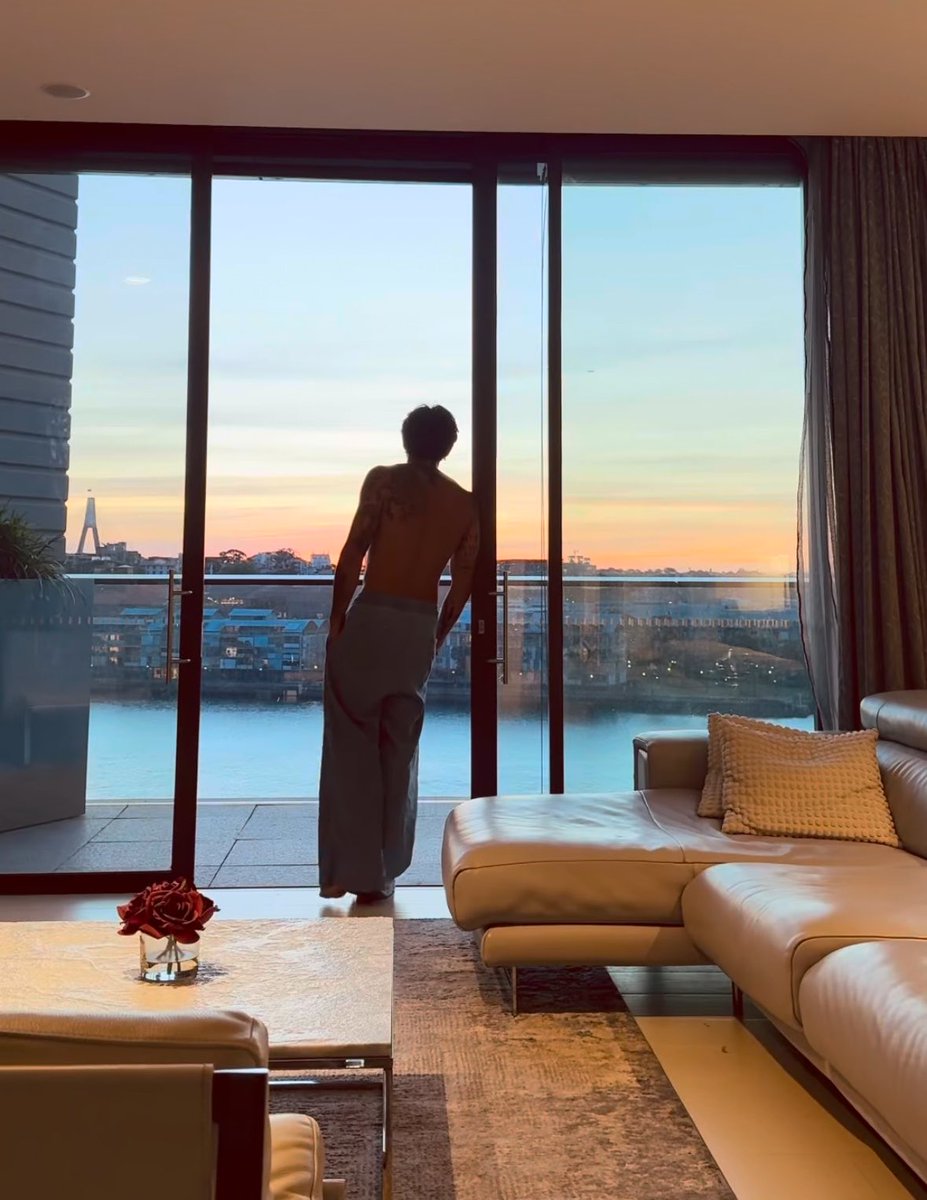 dprdaisyy's tweet photo. Ian and the sunset 

This is so romantic https://t.co/sC8sVppByf