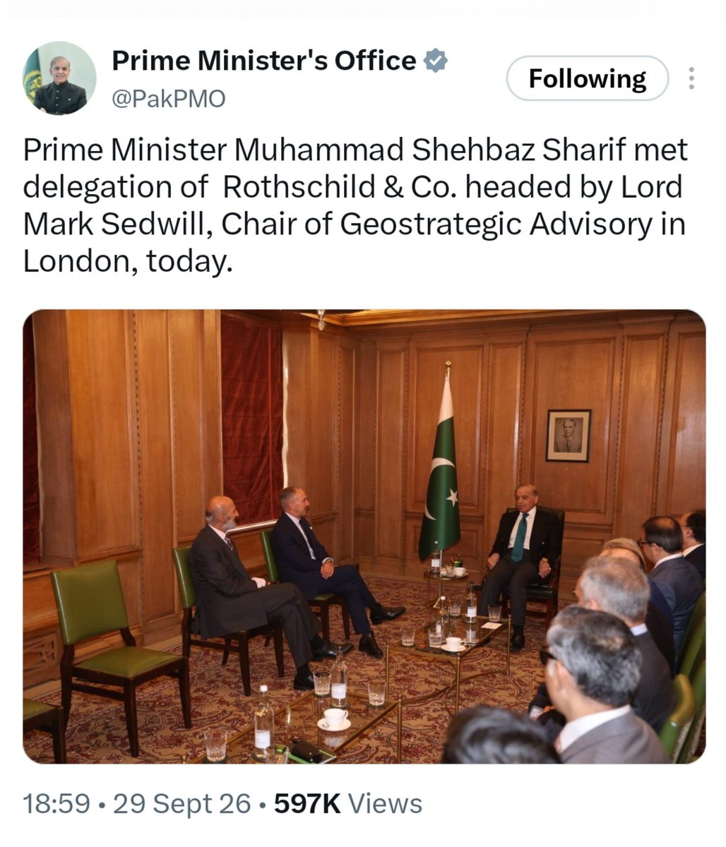 HarmeetSinghPk's tweet photo. سب حیران کیوں ہیں؟

بھئی وزیراعظم نے جس خاندان کے نمائندوں کے ساتھ فخریہ انداز میں تصویر لگائی ہے، ظاہر ہے ان کے لیے یہ فخر کی بات ہوگی۔ لیکن ہم نے تو ساری عمر یہاں یہی سنا کہ یہودی ایجنٹ عمران خان ہے۔

جب سے رجیم چینج ہوا، ہم نے کیا کیا نہیں دیکھا؟ اسرائیلی پارلیمنٹ کی لائیو کوریج، نیتن یاہو کی تصاویر کو پاکستانی میڈیا میں نارمل کرنا، غزہ کے نام نہاد ’’پیس بورڈ‘‘ میں شامل ہونا، پاکستان سے وفود کا اسرائیل جانا، اسلام آباد میں سیمینارز اور مختلف پلیٹ فارمز پر اسرائیل سے متعلق پروگرام یہ سب کچھ ہمارے سامنے ہے
 غزہ کے ظلم و بربریت کے خلاف آواز اٹھانے والوں کے خلاف مقدمے اور گرفتاریاں ہوئیں۔ سینیٹر مشتاق احمد اور ان کے اہلِ خانہ کے ساتھ جو کچھ ہوا، فلسطین کا جھنڈا اٹھانے پر نوجوانوں کو سٹیڈیم سے نکال کر گرفتار کرنے کے واقعات یہ سب بھی اسی دور میں ہماری آنکھوں کے  سامنے آئے

اور اب ایک ایسے خاندان کے نمائندوں سے وزیراعظم کی ملاقات ہوئی ہے 
 کہا جا رہا ہے کہ ملاقات کاروبار اور سرمایہ کاری کے حوالے سے تھی بھئی پہلے تو یہ بتائے کہ ابتک پاکستان کتنی سرمایہ کاری آپ لائے ہیں۔۔ ٹھیک ہے چلو یہ ملاقات  سرمایہ کاری کے حوالے سے تھی ۔لیکن تھوڑی سی  تاریخ بھی کھنگال لیں۔ Rothschild خاندان  صہیونی منصوبے اور  یہودی آبادکاری میں فلسطینیوں کو اپنی سر زمین سے در بدر کرنے میں کتنا گھناؤنا کردار رہا ہے ۔اقر اب بھی اسرائیل اس خاندان کیلئے سب سے پہلے ہیں 
ساری عمر یہودی ایجنٹ کا نعرہ عمران خان کے خلاف لگایا گیا۔ آج ذرا یہ بھی پوچھ لیجیے کہ اسرائیل اور صہیونی طاقتوں کے ساتھ عملی رابطے اور تعلقات کس کے دور میں اور کس سطح پر نظر ا رہے ہیں؟
پھر فیصلہ کیجیے کہ یہودی ایجنٹ کا لیبل بانٹنے والے خود اپنے لیے کون سا معیار رکھتے ہیں۔
 فلسطین کے لیے آواز اٹھانے والا مجرم، اور اسرائیل سے متعلق شخصیات و اداروں کے نمائندوں سے ملاقات کرنے والا قابلِ فخر کیوں۔۔؟