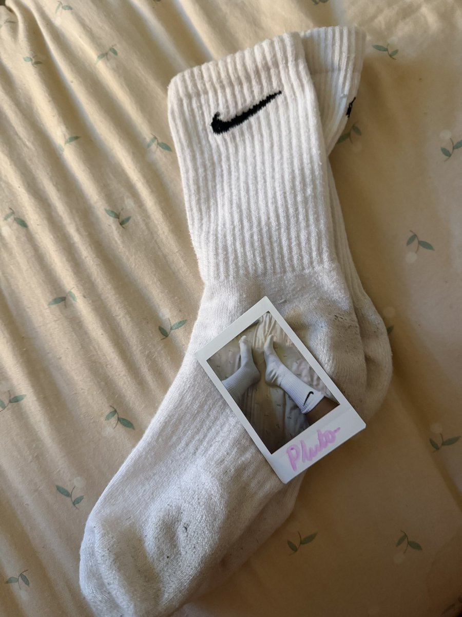 princessplutobb's tweet photo. only the biggest losers buy my socks to sniff and dream about 🤭 https://t.co/WY1EF827Dr