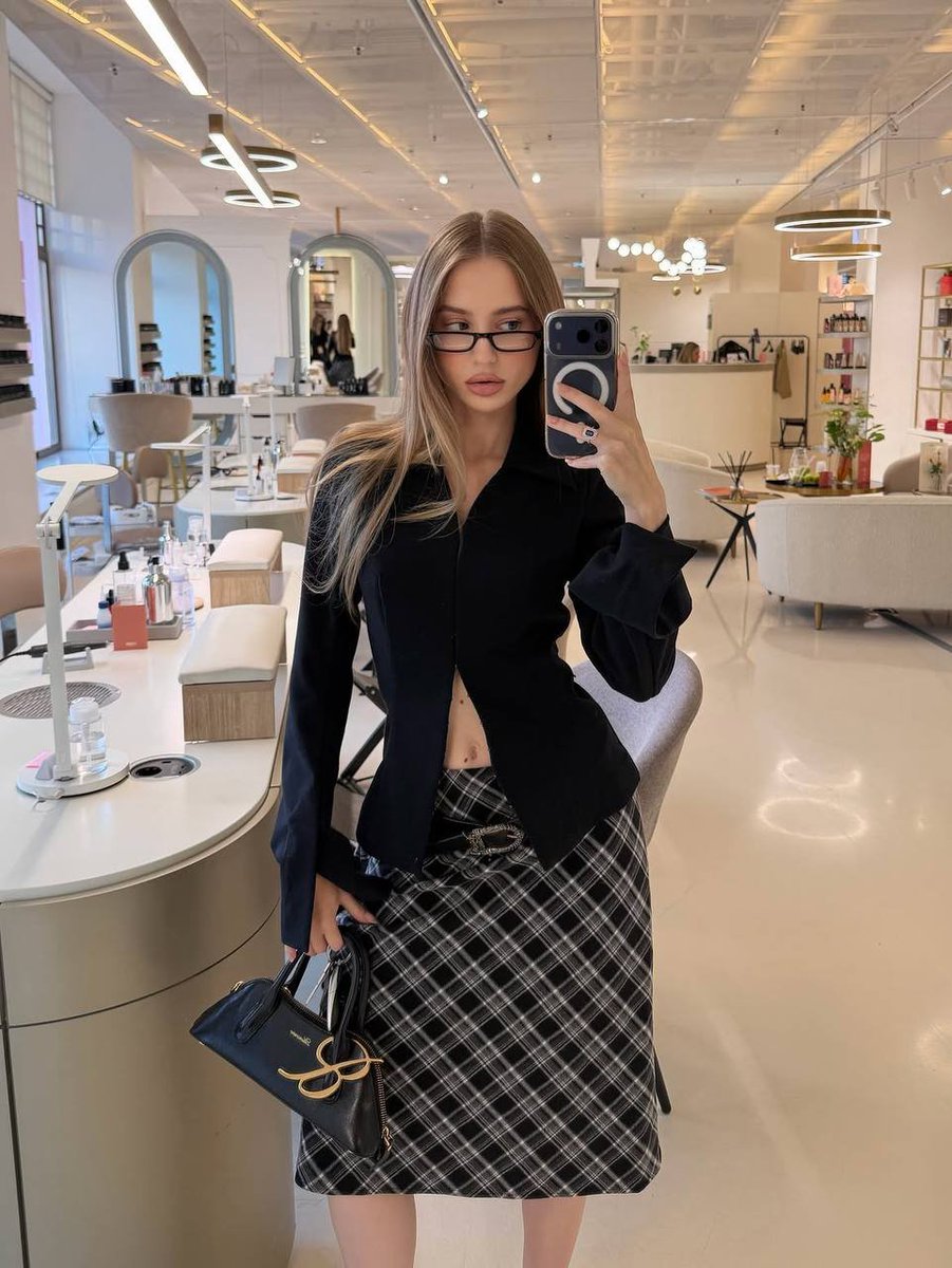 SnowWhite_757's tweet photo. OOTD https://t.co/J9r3VBNehm