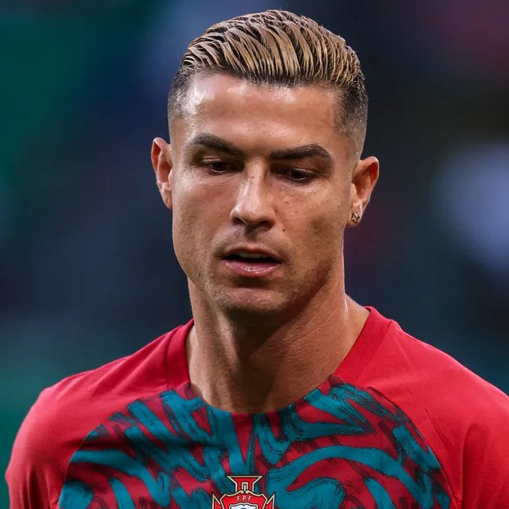 TMfutbal's tweet photo. 🚨❌️ 𝗠𝗜𝗦𝗜𝗡𝗙𝗢𝗥𝗠𝗔𝗧𝗜𝗢𝗡: Reports suggesting that Cristiano Ronaldo "refused" to train with the team and had an argument with Jorge Jesus are pure rubbish and misleading. 🇵🇹🗞

Cristiano Ronaldo wanted to have a solo training session at the gym yesterday and unfortunately, the necessary equipment was not available at the training ground gym which meant Cristiano had to train in the hotel gym. 

His relationship with Jorge Jesus has also not been affected as recent reports suggest.