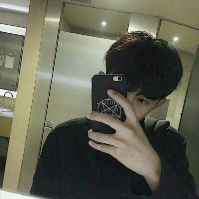 Mashalk5's tweet photo. 🧳 💦 🍁 🌹 🌟 🌈 Why is my phone autocorrecting everything wrong? https://t.co/B4Gg4VFPTX