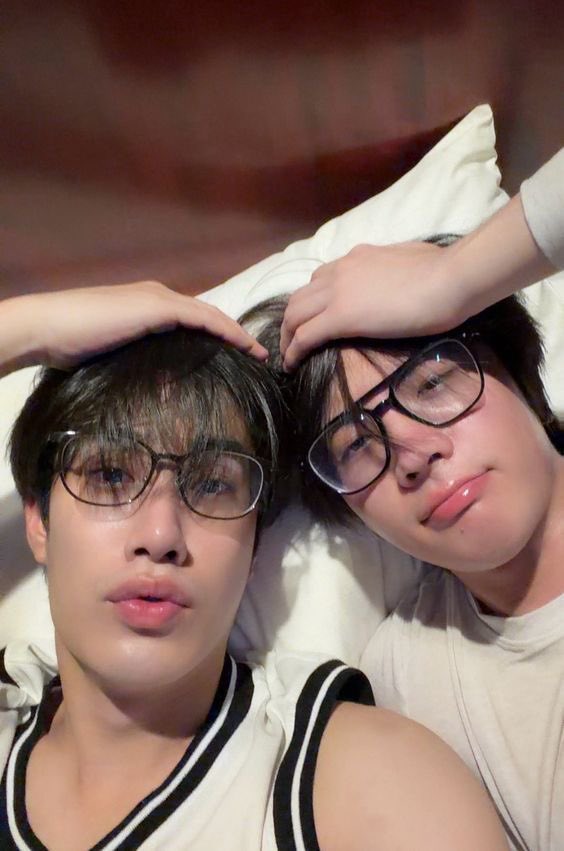 kanmkanmnn's tweet photo. ก็นอนด้วยกันมาตลอดเลยนี่นา https://t.co/390dEpflZK