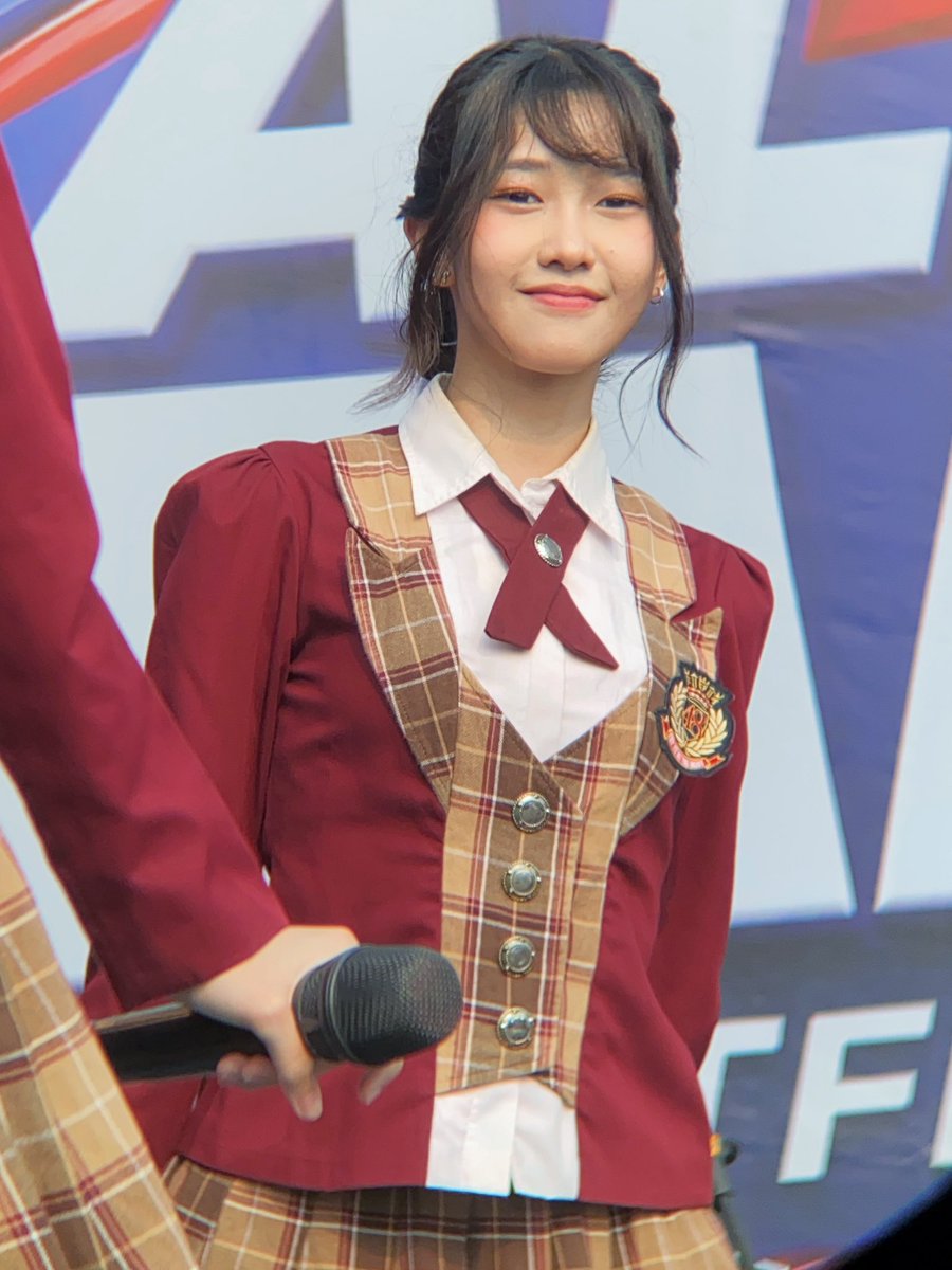 trikpik's tweet photo. .@M_OlineJKT48 https://t.co/Nvv7JG1bLl