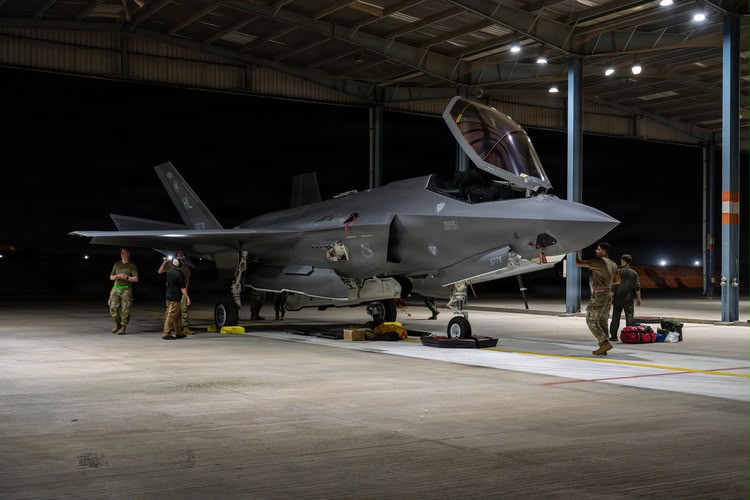 Agni_Yatra's tweet photo. 🔹#Inde 🇮🇳/#USA 🇺🇸🔹

Des chasseurs américains F-35A sont présents en Inde pour la première fois dans le cadre d'un exercice aérien : 6 appareils effectuent des missions aux côtés de Rafale, de Su-30MKI et de Tejas de l'IAF lors de l'exercice Tarang Shakti 2026 à Jodhpur. https://t.co/SWpqlAF4XV