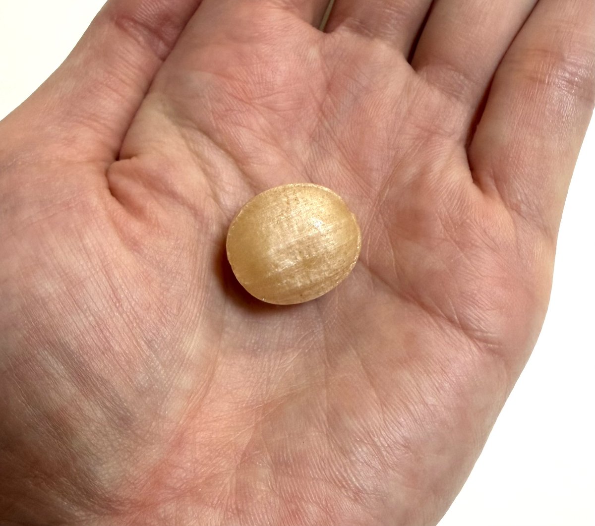 rurihakase's tweet photo. 誰ですかーー！？インフルエンザには【養命酒製造のクロモジのど飴】舐めてって言ったのはー！！調べてみたら、信州大学農学部と養命酒��造の共同研究により、クロモジエキスがインフルエンザウイルスの細胞への吸着・侵入を99.5%以上ブロックすることが確認されてるだけ��ゃなくて、 https://t.co/UvkYC4HMN6