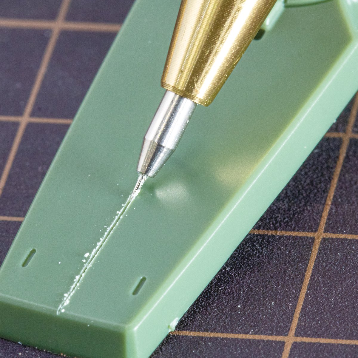 mineshimahobby's tweet photo. 【ミネシマ新製品①】
全日本模型ホビーショーで展示予定‼

KP-125　極細ケガキペン 花梨
手に馴染み、高級感のある木製持ち手で好評の【花梨シリーズ】に「ケガキ針」タイプが新登場！
直線は勿論、曲線のスジ彫りにもブレず彫り進めることが可能。
税別￥1,500
10月後半発売予定
＃ミネシマ新製品 https://t.co/ZFcQN44035