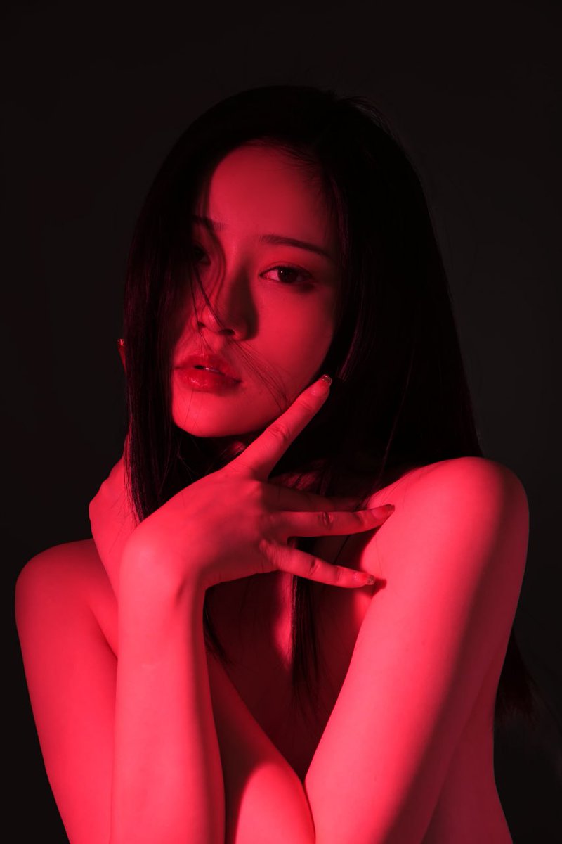 ProudMumaUK's tweet photo. #女性魅力 #高级诱惑 #御姐氛围感 #人间风情 

好看的皮囊只是第一眼，真正的诱惑，是独属于她的气质。安静时清冷，浅笑时滚烫，远近都有魅力。

  喜欢足球的宝宝们可以点击https://t.co/gkIheoMGEG链接下载注册啦，平台稳定，玩法多种多样，上车快，下分稳！！ https://t.co/qBKUsAdpep