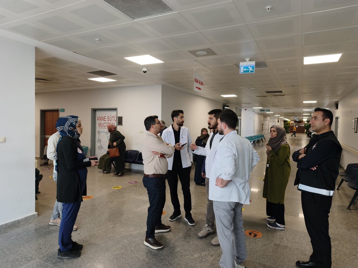bitlisahlatdh's tweet photo. Ahlat Devlet Hastanesi Yönetimi olarak, Sağlıkta Kalite Standartları gereği hastanemizde kapsamlı bir bina turu ve alan değerlendirmesi gerçekleştirdik.
İdari ekibimizin katılımıyla yürütülen saha çalışmaları kapsamında; https://t.co/YQystXqu4L