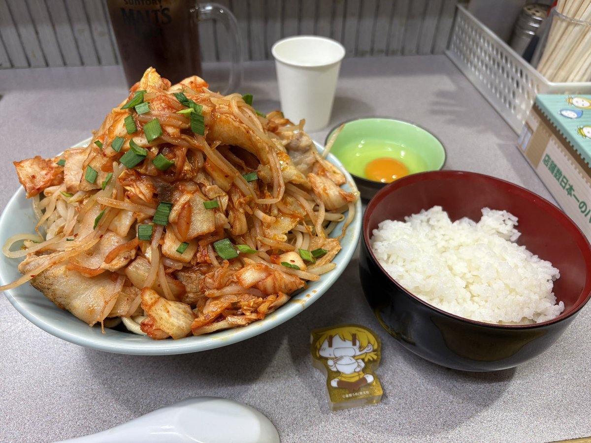 8JYxbzCVQ9x1v0U's tweet photo. 皆様お疲れ様です。

夜の営業予定
1830〜2100ラスト

深夜
2230〜0200ラストオーダー

メニュー
ブラックラーメン
豚キムラーメンハイパー
豚キム味噌ラーメンハイパー
同じく辛味噌
キムチーズまぜそば

醤油、味噌、辛味噌、まぜそば、脂そば

で
麺
オーション
鳥だし麺

テイクアウト
鳥キム https://t.co/NkCBRvOQRB
