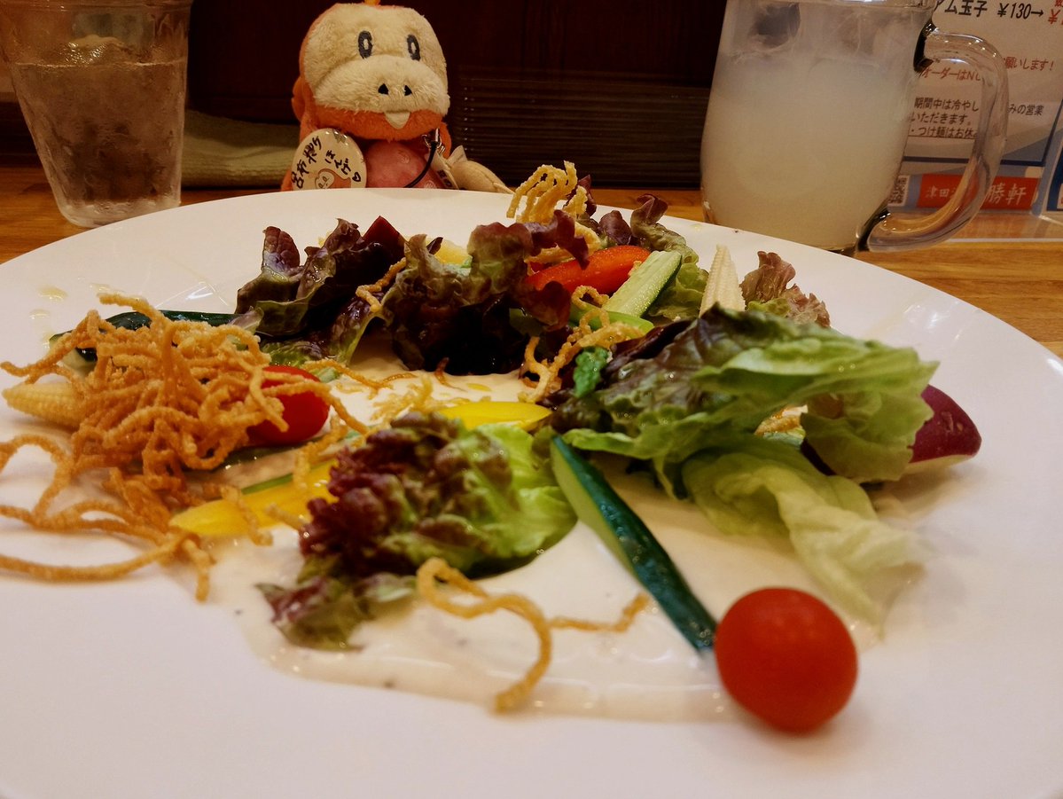 bely72's tweet photo. そろそろ本当にご飯1食なしにして1食をおにぎりと漬物くらいにしないと生活していけない…光熱費は削れるだけ削ってるんだよね… https://t.co/qPOr9dNb7Z