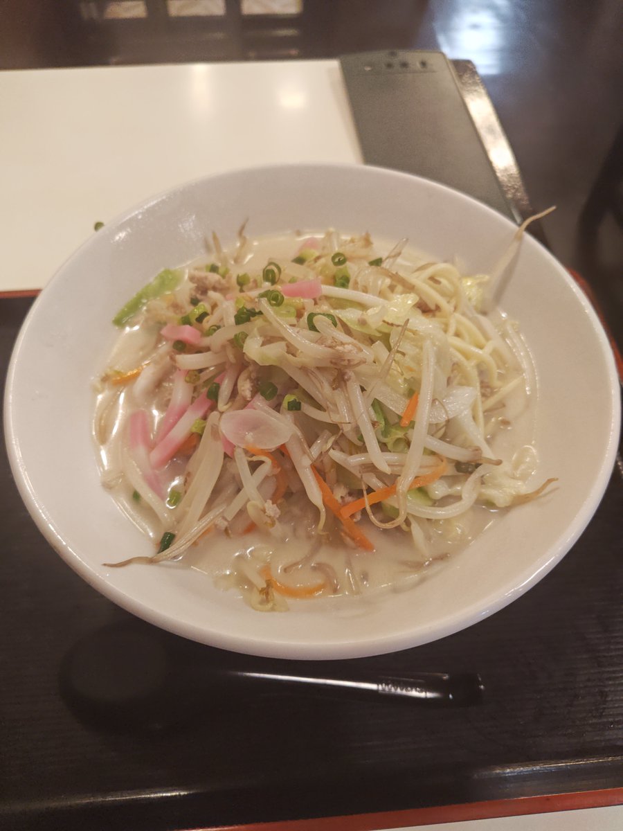 GM__network's tweet photo. 昨日のランチ🍜
市川駅の「四季よし」
ちゃんぽん　1100円
長崎県の方の店なのかな🤔ちゃんぽんが野菜たっぷりでとても美味しかったです💯💯😋
四季セット・みそ汁セットが安価でメチャクチャ気になる😁
喫煙可能なのでその辺ギャンブルかな💦
男女問わず1人メシ余裕なお店👍✨
入ればわかるはず🙌🐾😊 https://t.co/wJLQXYdXZq