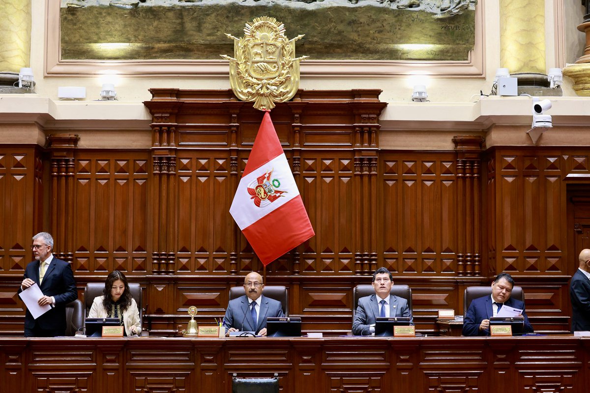 prensaperupe's tweet photo. 🇵🇪Cámara de Diputados debate el jueves la censura al ministro del Interior y la interpelación al titular de Educación. La prueba de fuego del control político llega a seguridad y educación.  
https://t.co/25cCibHevX https://t.co/JLKwtQZeVq