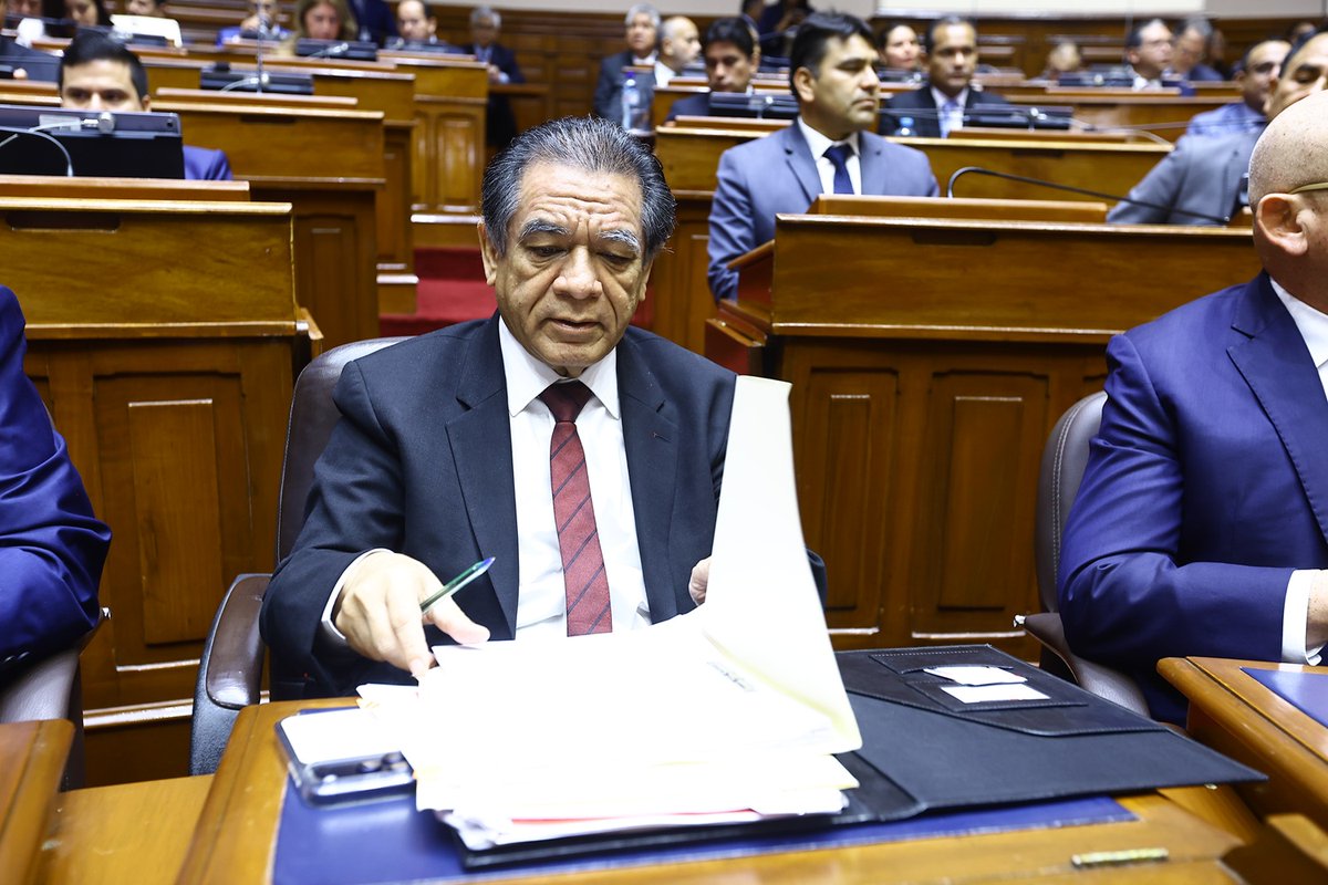 prensaperupe's tweet photo. 🇵🇪Cámara de Diputados debate el jueves la censura al ministro del Interior y la interpelación al titular de Educación. La prueba de fuego del control político llega a seguridad y educación.  
https://t.co/25cCibHevX https://t.co/JLKwtQZeVq