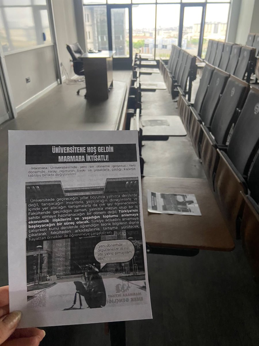 marmara_eg's tweet photo. Üniversitene hoş geldin Marmara İktisatlı! 
 Yeni dönemde tüm İktisat öğrencilerini beraber üretmeye, geleceğimizi ve sorunlarımızı tartışmaya ve mücadelemizi büyütmeye çağırıyoruz! https://t.co/hJkbOpwfZ2