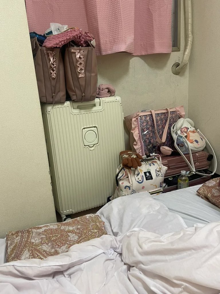 non_kakushiki's tweet photo. 金をケチって大阪の激ヤバ西成の中でも1番安いホテルに泊まった。
ありえないｽﾀﾗｲの思い出 https://t.co/cEwkvaXdKw