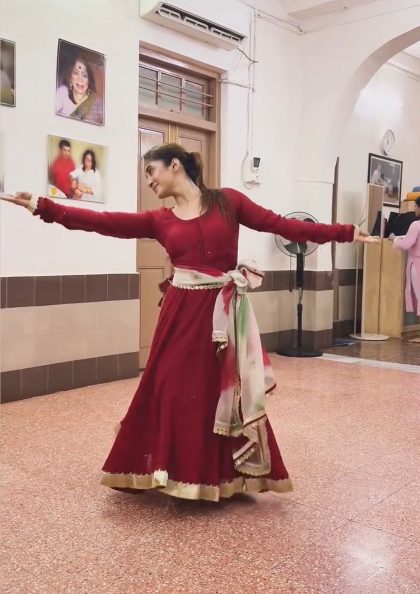 Ufffmirchi's tweet photo. Back to what she loves the most❤️

#ShivangiJoshi #Shivangians https://t.co/dTgA8woVY6