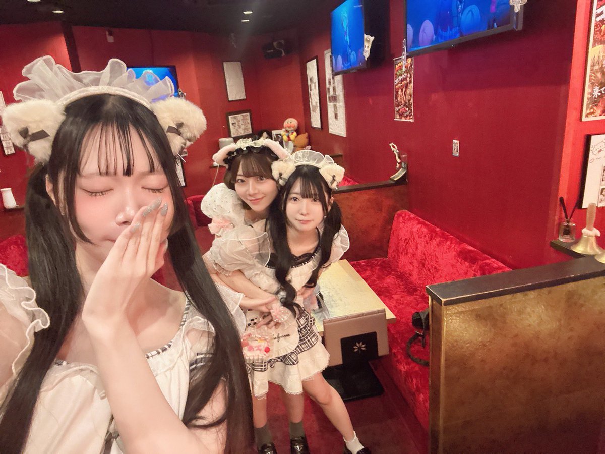 nekomimicafec4's tweet photo. 9/30オープンしております！
本日9匹の女の子出勤！皆様のご帰宅お待ちしております！

ゆゆ@yuyu_necoc4 
あづ@azu_c4 
あい@ichigotabetaiko 
ここあ@cocoa_C4_ 
りあ@ria_c4 
にな@nina__sub 
りほぴ@rihopi_c4 
めろち@merochi_C4 https://t.co/MHtxqUMhuv