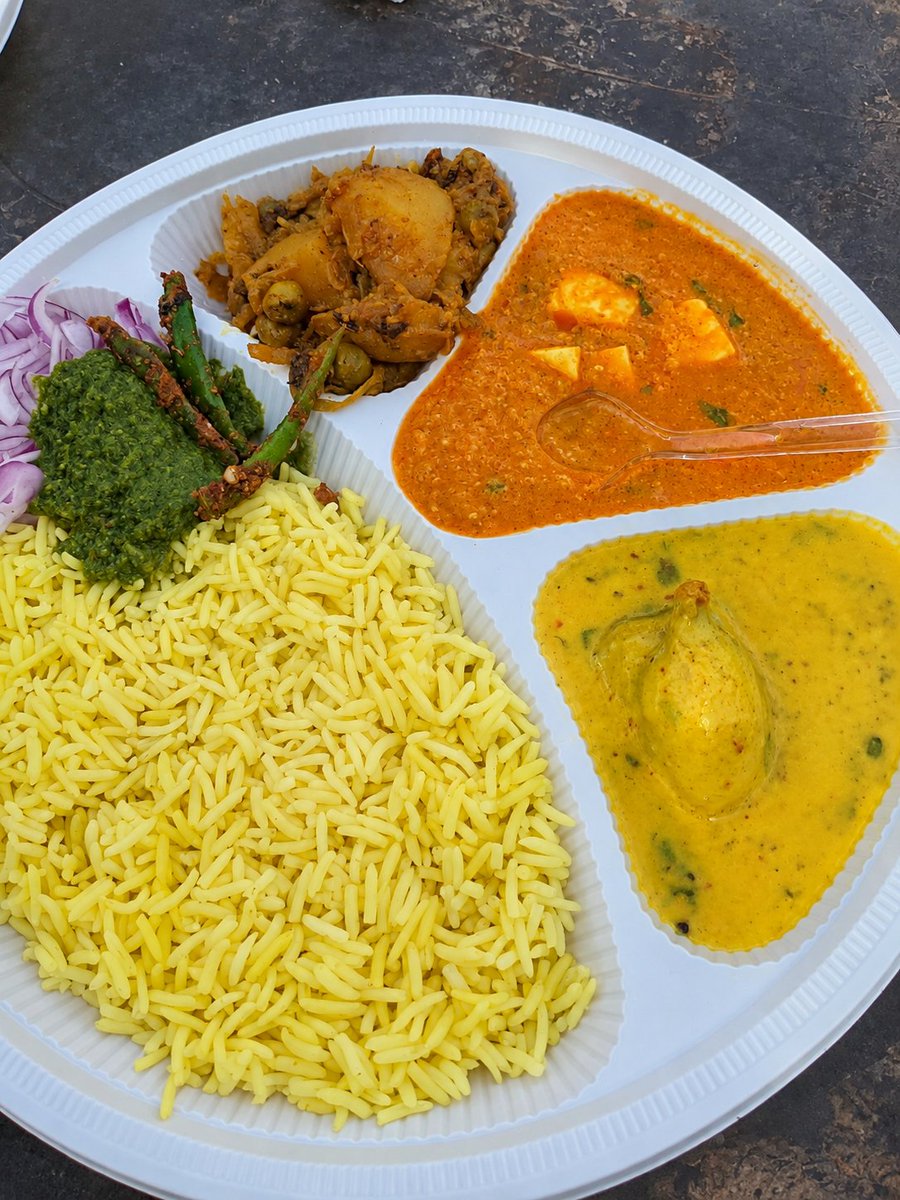 Aalokntyl's tweet photo. Show me your Bhandara Thali. I’ll start.. 😋😋 https://t.co/d6tqEp9VZd