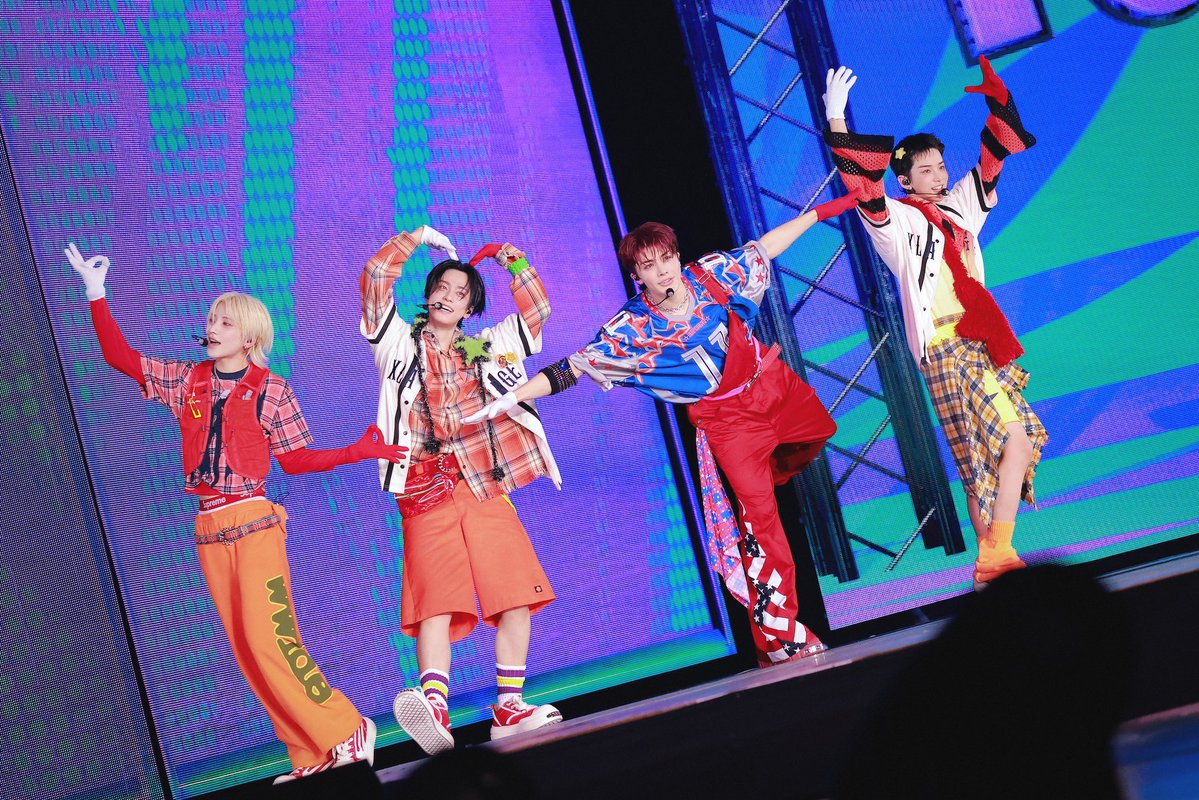 realsoundjp's tweet photo. ＼&amp;TEAM インタビュー公開🔥／

📸写真ギャラリーはこちら
https://t.co/tiCSnV8ZlS

「LUNÉとこの景色を何度も見れたらいいなと強く感じました」
初ドーム公演完遂、突き進む道の行方を語る！
@andTEAMofficial #andTEAM https://t.co/N5gzaT8XlT
