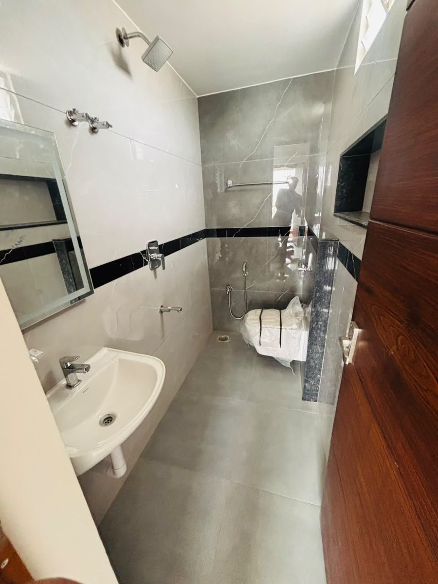 abiinfra's tweet photo. PREMIUM 3BHK INDEPENDENT VILLA FOR SALE
📍 Keeranatham,Saravanampatti,Coimbatore
📞 +91 9962 986 986
100% East-Facing Site &amp; East-Facing Main Door
📐 Land Extent: 3 Cents (Dimensions: 24 × 54 Ft
#CoimbatoreRealEstate #Saravanampatti #3BHKVilla #Keeranatham #HouseForSaleCoimbatore https://t.co/McFH63aMdL