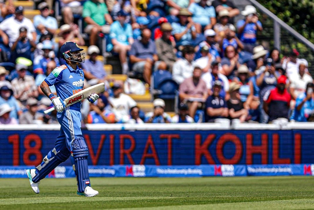 mufaddal_vohra's tweet photo. 🚨 VIRAT KOHLI CLIMBS TO NO.2 ON THE ICC ODI RANKINGS. 🚨

- The King is coming for the top spot. https://t.co/mfQLtP7SeH