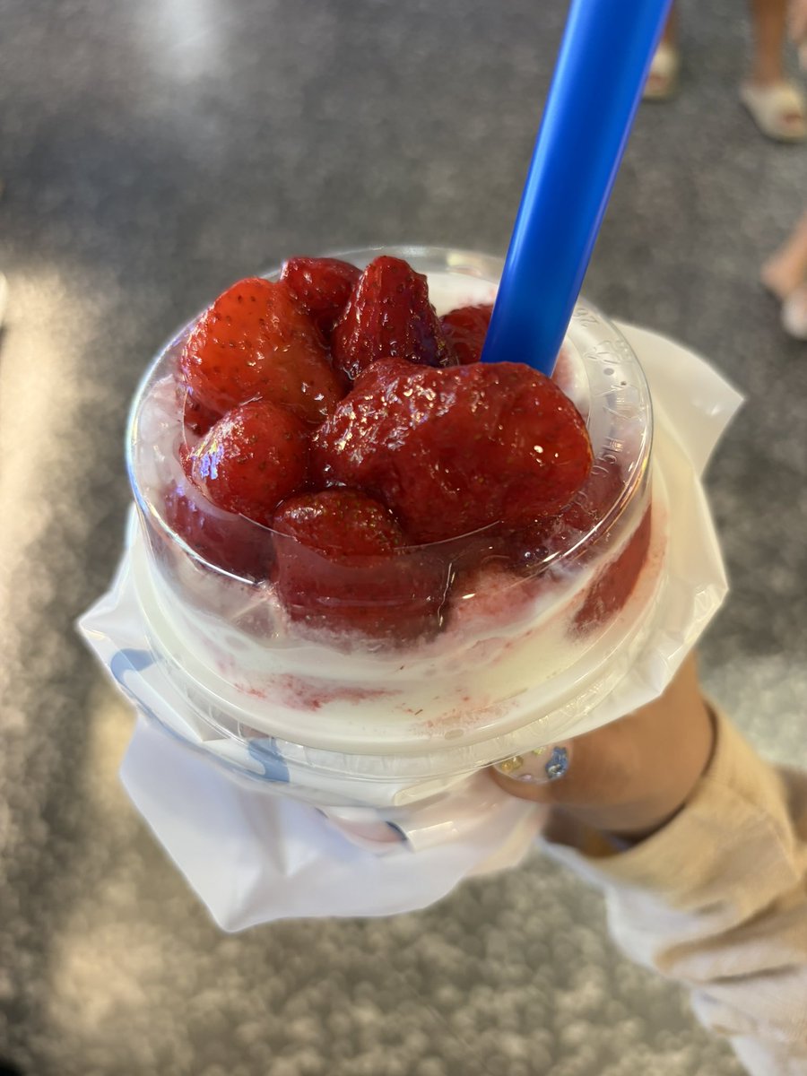 hbker07's tweet photo. กุเชื่อแล้วว่าอร่อยจริงๆ เพื่อนกุกินแล้วเพ้อไป 3วัน5วัน แบบอร่อยมาก นมปั่นนัว สั่งหวาน25%คือได้หวานน้อยที่แท้จริง แล้วมันอร่อยชิบหาย กินได้เรื่อยๆ ดูดจนหมดแก้ว อยากบ้า โอริโอ้ปั่นคือโคตรรรรรรรรรรรรรอร่อย ตาลุกวาว อยากกินทุกวัน ทำไงดี คือแบบ เดินเซนลาดตั้งนาน เพิ่งเคยซื้อ 🫠 https://t.co/I9wjaMYBdV