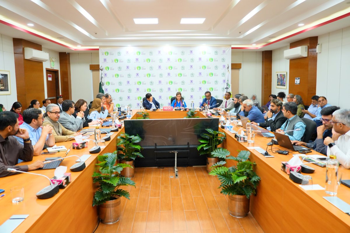 PakFightsPolio's tweet photo. Prime Minister’s Focal Person for Polio Eradication, Ms. Ayesha Raza Farooq, chaired a morning review meeting with the National Polio Core Team, Provincial Coordinators and their core teams to review progress and key outcomes of the September Sub-National Immunization campaign.

The campaign, held from 21–27 September across 112 districts, reached 28.2 million children with polio vaccines, with more than 273,000 frontline health workers working across communities to protect children from polio.

The meeting reviewed campaign performance, progress in reaching missed and high-risk children, and priority actions needed to address remaining gaps and sustain momentum.

Dr. Jamal Ahmed, WHO Director for Polio Eradication, also participated in contributing technical perspectives to the review and discussions on priorities for interrupting poliovirus transmission.

Ms. Farooq emphasized continued urgency, accountability and strong coordination at all levels, with a clear focus on reaching every missed child and sustaining progress towards a polio-free Pakistan.

#EndPolio #PolioFreePakistan #PolioEradication #VaccinesWork #ForEveryChild #FrontlineHeroes #publichealth
[Polio Eradication Pakistan, Polio Vaccination Campaign, Polio-Free Pakistan, Immunization Drive, Frontline Health Workers]
