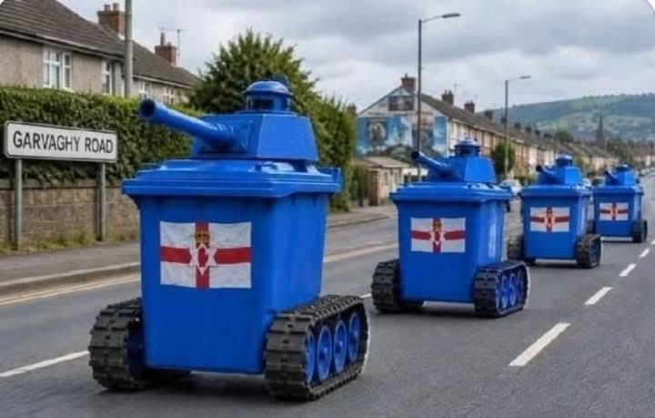 peanutsgran's tweet photo. Bryson sends for reinforcements 😆 https://t.co/q2cvSn7yZQ