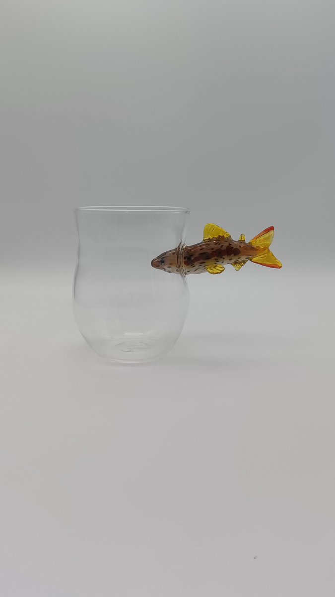 Glass2005's tweet photo. 竹川久仁子さんのあまごマグはあまごがグラスを突き抜けているユニークなデザインのマグです。

https://t.co/64KfYRMxeV https://t.co/KvTplJuEj5