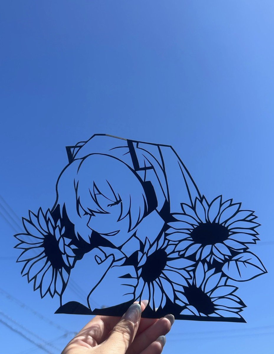 Tsuna_kann_01's tweet photo. 雲ひとつない、空に免じて

#切り絵 https://t.co/lYYbS6tva7