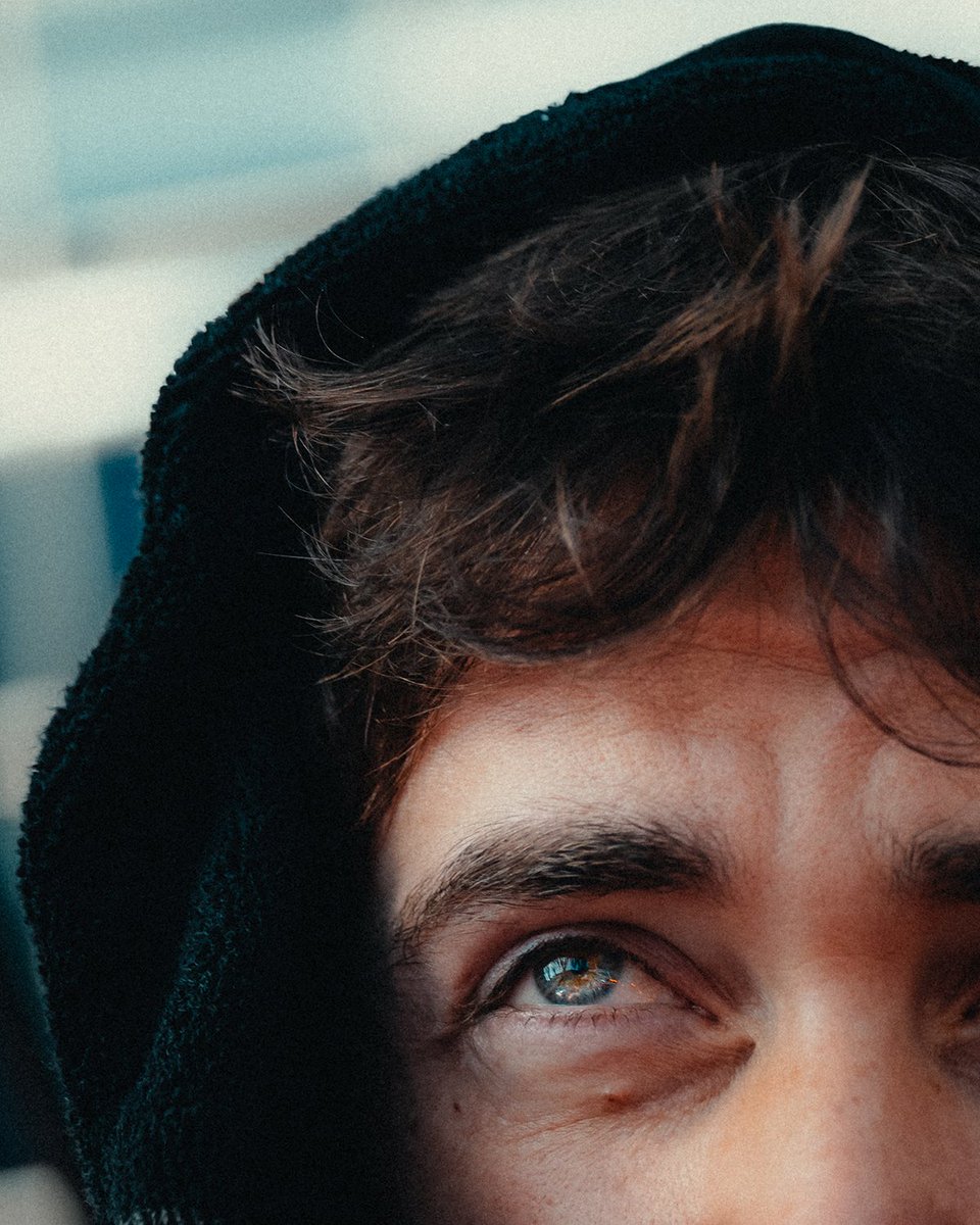 ScuderiaFerrari's tweet photo. Up close with Charles 👁️👁️ https://t.co/Uwe3YozdvX