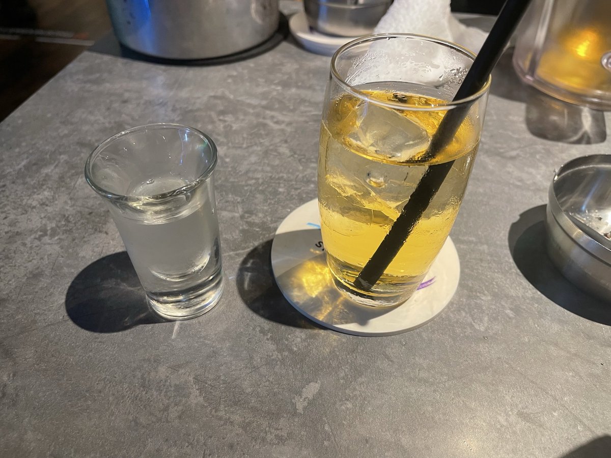 Ulala_114's tweet photo. うぇーん。。神々廻さんはきっとダーツも上手だから負けてショット飲むとかないんだ🥲 https://t.co/eCb7Ng2fQD