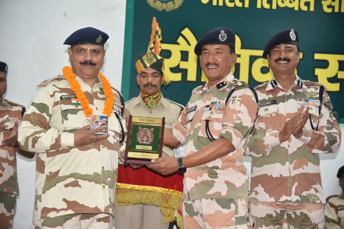ITBP_official's tweet photo. देहरादून स्थित #ITBP की सभी इकाइयों का संयुक्त सैनिक सम्मेलन DIG श्री आनंद सिंह यर्सों की अध्यक्षता में आयोजित किया गया। सेवानिवृत्त कार्मिकों को उनकी उल्लेखनीय सेवाओं के लिए स्मृति-चिह्न प्रदान कर सम्मानित किया गया तथा सितंबर माह में जन्मे कार्मिकों का जन्मोत्सव भी मनाया गया। 🇮🇳 https://t.co/5ep8d6xb0I