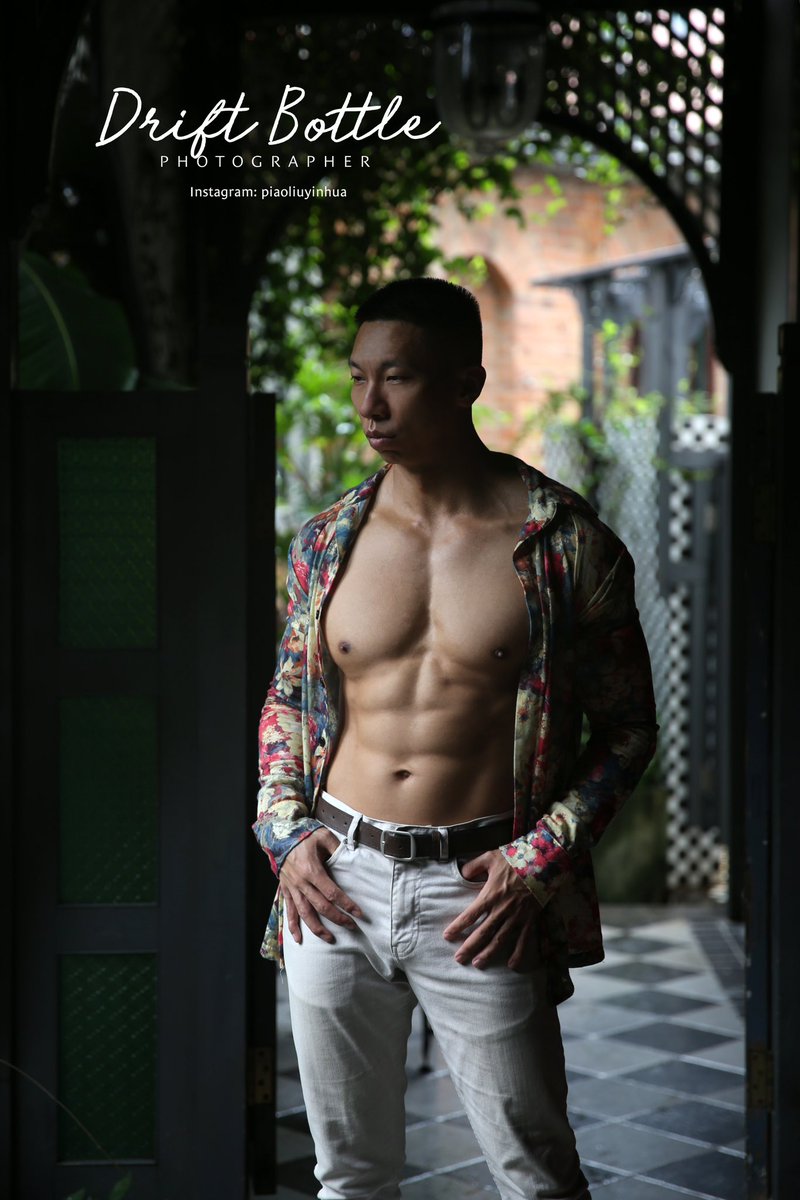 piaoliuyinhua's tweet photo. #photography #guys #fitness #malephotography #portrait #portraitphotography #asianmen #malemuscle #asianmuscle #gay #gaymuscleboy #gaymusclehunk #hunk #asianman #malemodel #男體 #男体摄影 #男生私房写真 #体育生 #健身模特 #asianboy #肌肉男 #健美
出镜:@kevinlinhun1988 https://t.co/AB24ivP8Yq