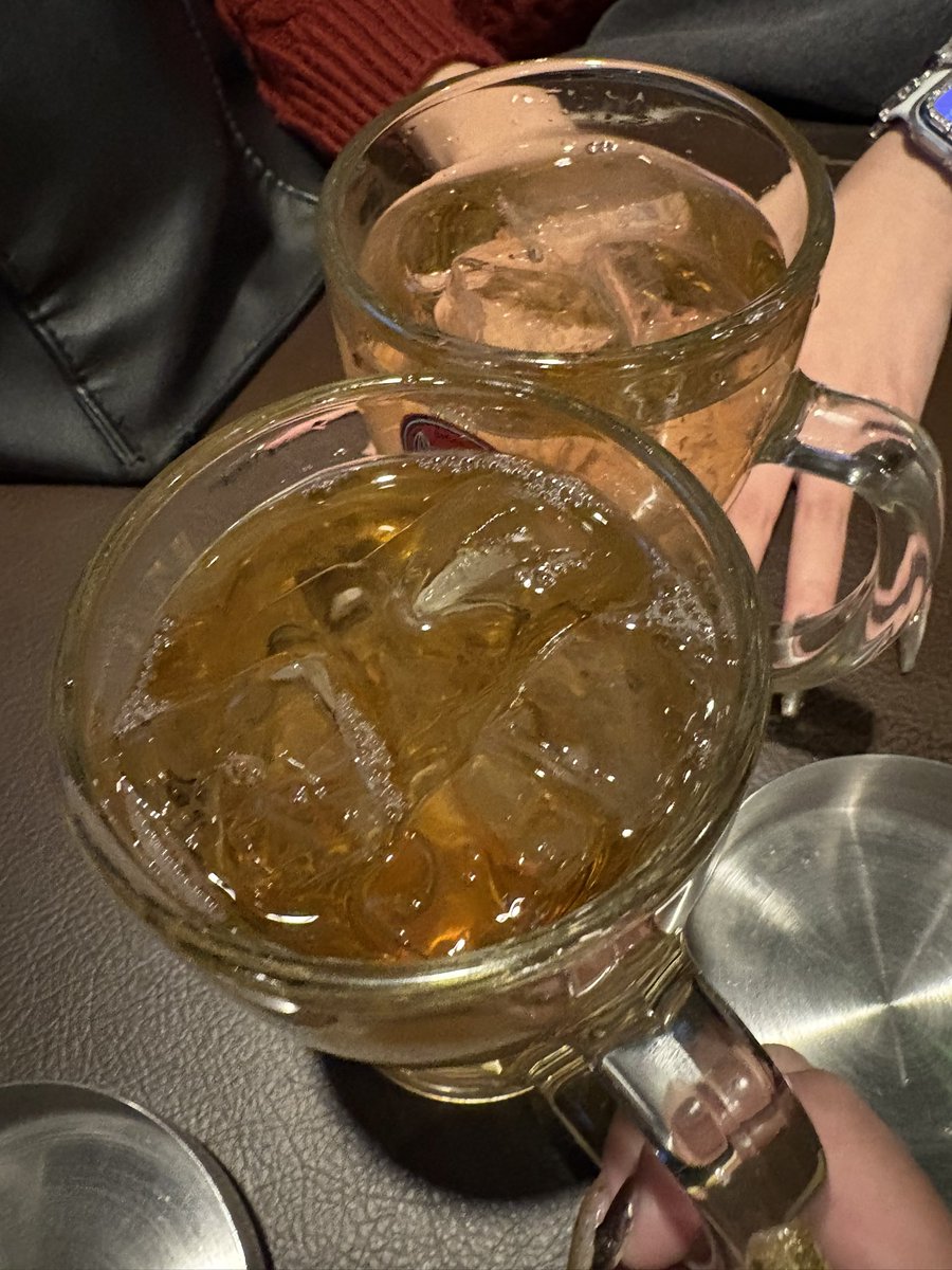 KURUHA_kiryuu's tweet photo. 昨夜もたくさんのお客様ご来店ありがとうございました🥺✨

久々にカラオケ祭りや裏チンチロ、、
猫ちゃんの可愛さを語れたりと
とっても楽しかったです🤍🤍

4時半まで働かせてもらいましたが、
朝にしっかり起きて、
今日もヨガ行ってきましたあ✨

今夜もオーナーがお待ちしてます🙇🙇 https://t.co/8fIZJCeTf9