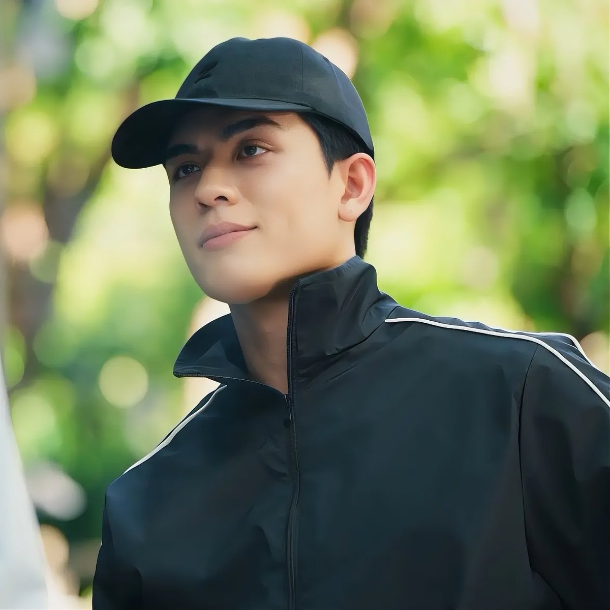 poisedamor's tweet photo. ngeliat #RoundOneSeries bisa selancar ini beneran kayak mimpi. udah kayak gitu kita selalu dikasih update, everything’s moving so smoothly and fast 😭😭 semoga semuanya tetep lancar sampe akhir ya and they keep getting treated this well throughout the whole process. https://t.co/xzxpr3RKsC