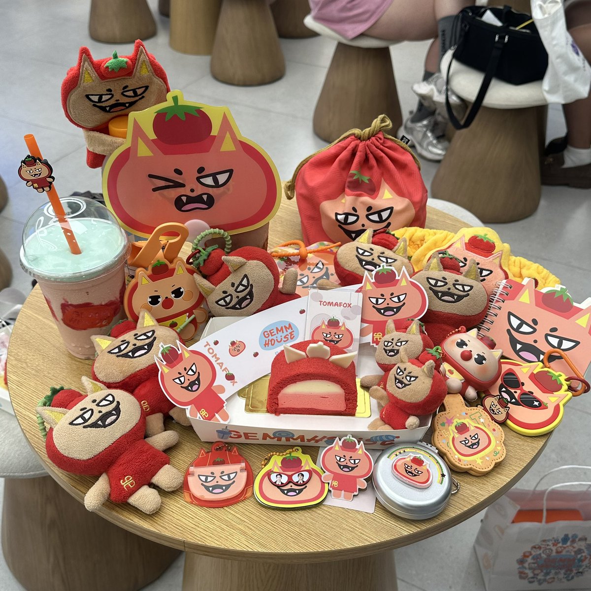jellytomato_'s tweet photo. เนื้อมาฟ้อกอาหย่อย อุนยายชอบฟ้อกปั่น🦊🍅 #Tomafox https://t.co/kkXLIn3nxU