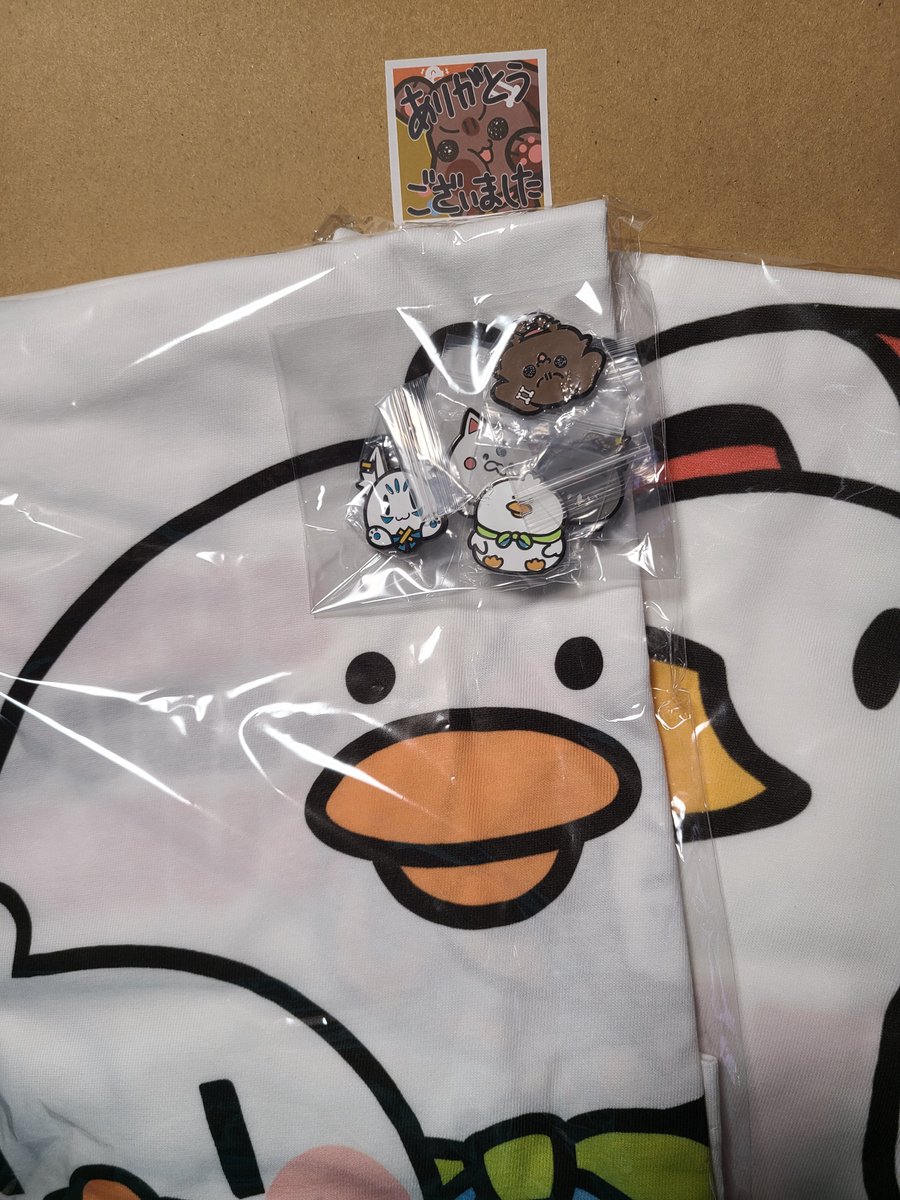 PuniMega's tweet photo. BOOTHで購入した、
・すばともTシャツ
・しゅばTシャツ
・ホロピンセット
本日到着！開封時に見えるころさん可愛いw
ステッカーで欲しかったか～も！
#OneCours https://t.co/Nl9mAhzRSC