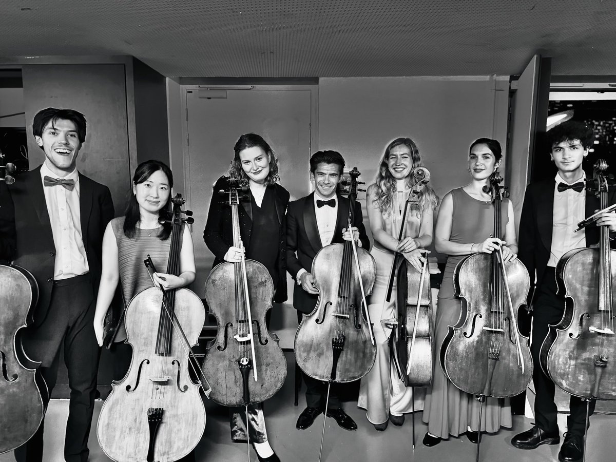 GautierCapucon's tweet photo. Hier soir, la Philharmonie de Paris vibrait au son de CAPUCELLI ✨🎻

Tchaïkovski, Verdi, Dvořák, Piazzolla, Bernstein… jusqu’au Boléro de Ravel 🔥
‘Wake’ de Jean-Benoit Dunckel ou encore ‘Heptasyllabes’ de Richard Dubugnon

Et un moment d’exception : la création mondiale de ‘Canzone’ de Thierry Escaich🙏

Merci Paris ❤️

📷 @julianicte @ Helena @rb_artists 

@philharmonie @WarnerClassics @FondationGC 
#Cello #Music #capucelli  #GautierCapucon  #Gaïa