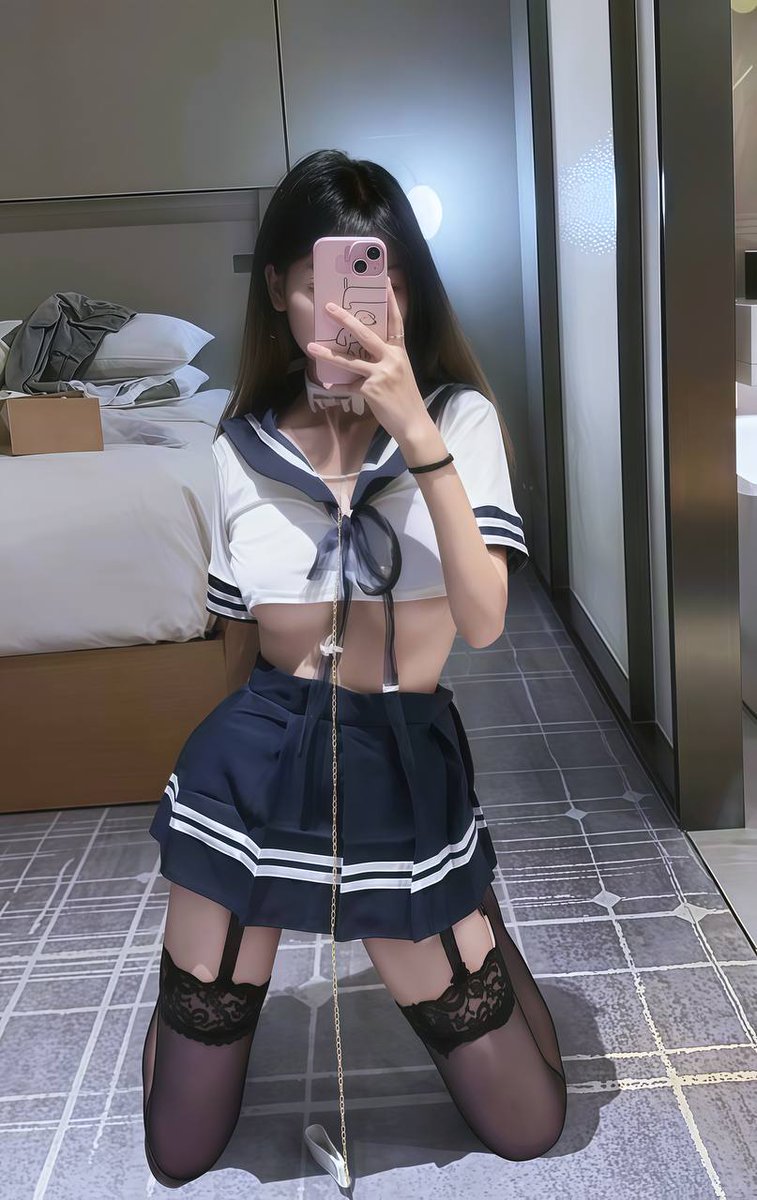 haley98he2's tweet photo. 一个人在寝室

我想发照片

有没有真人？快点快点。 https://t.co/5JUY6EeT1m