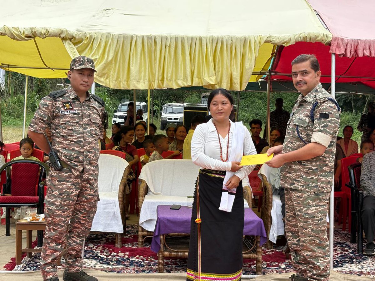 86Bncrpf's tweet photo. On 30/09/2026, under the aegis of IG M&amp;N Sector CRPF and under the supervision of CO 86Bn CRPF, a Civic Action Programme was conducted by 86 Bn CRPF at Sehjang village, Kangpokpi District, Manipur and distributed solar light  and accessories to the villagers. https://t.co/6NNFQ6vymv
