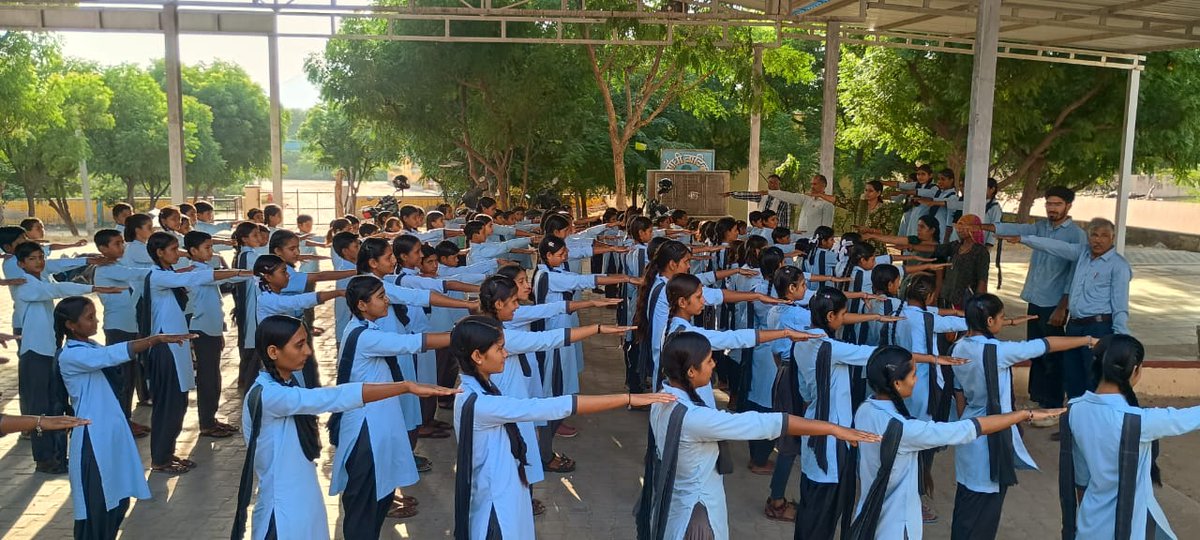 DMDeedwanaKucha's tweet photo. #विकसित_भारत_जन_सेवा_अभियान
#डीडवाना_कुचामन
विकसित भारत जन सेवा अभियान के तहत आयोजित नशा मुक्ति शपथ कार्यक्रम
@DIPRRajasthan
@RajCMO
@BhajanlalBjp
#vbjsa
#DIPRRajasthan
#सेवा_की_कहानी https://t.co/WLiApOK83L