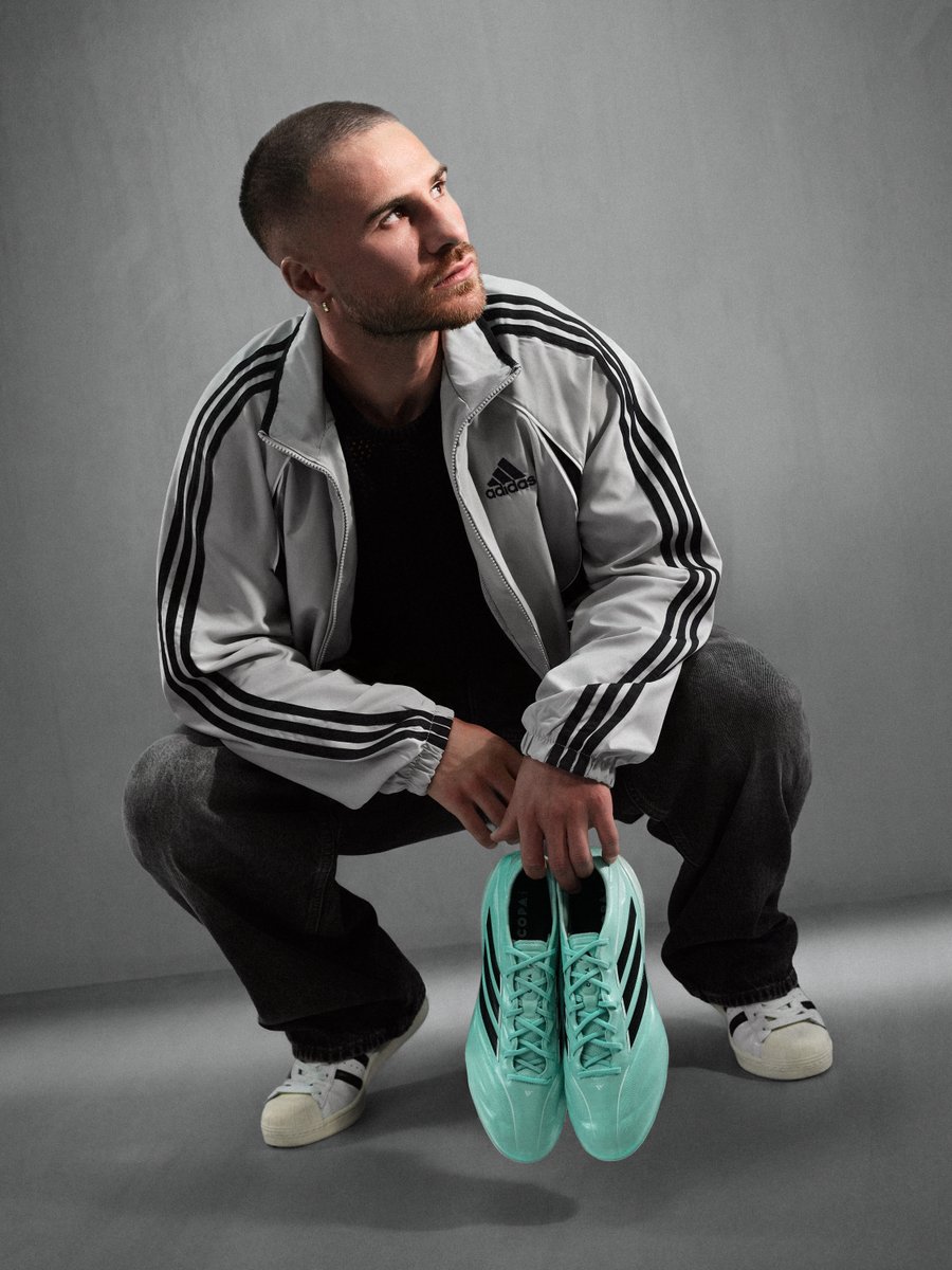 LFC's tweet photo. pick your side. team Pred 🆚 F50?

@adidasfootball https://t.co/UBB7KMUy5i