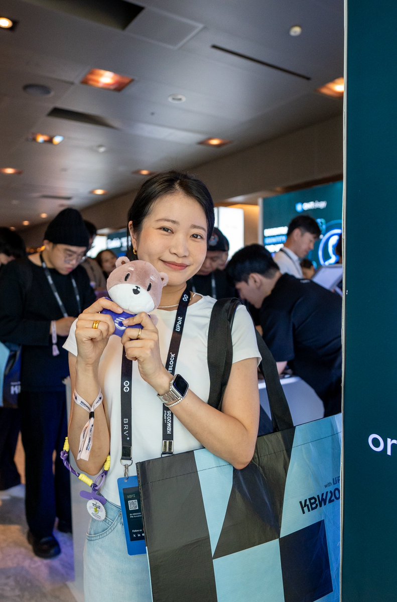 OrderlyNetwork's tweet photo. nothing Orderly about this

our booth at @kbwofficial 🇰🇷 has been rammed all day

Koreans really do f*cking love perps https://t.co/LElfSKvZv6