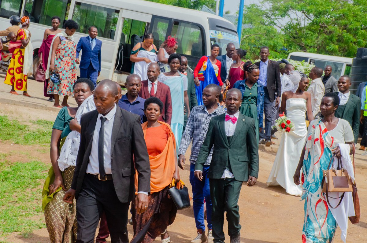 de_ndoli's tweet photo. Aka kanya muri @NgaramaSectorR hari kubera ibirori byo gusoza icyumweru cyahariwe kwimakaza uburinganire. Ni ibirori byitabiriwe n'Umunyamabanga nshingwabikorwa wa @RwandaEast , Umunyamabanga uhoraho muri @RwandaGender , Ubuyobozi bw'Akarere ka @GatsiboDistrict n'izindi nzego. https://t.co/Wohjyjto8l