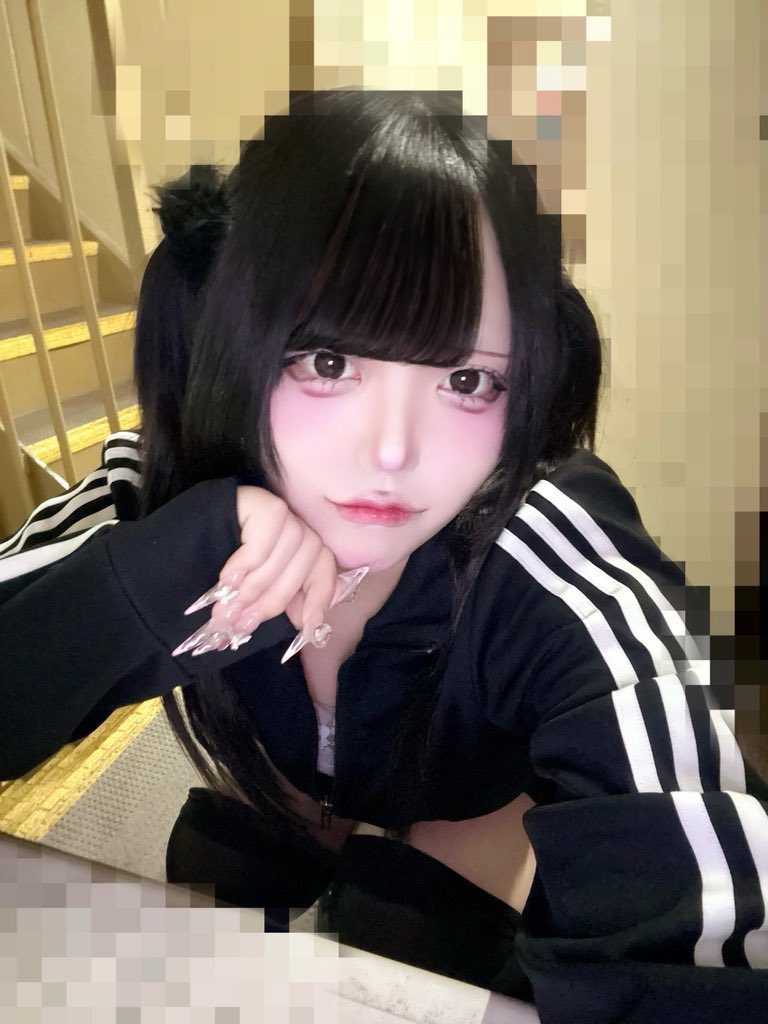 cafebarfleur's tweet photo. フルールOpen🎀

18-

♡ちい　@chi_fleur_ 

♡のあ　@4llvxi 

本日もお待ちしております💗 https://t.co/llqAqd6HUH